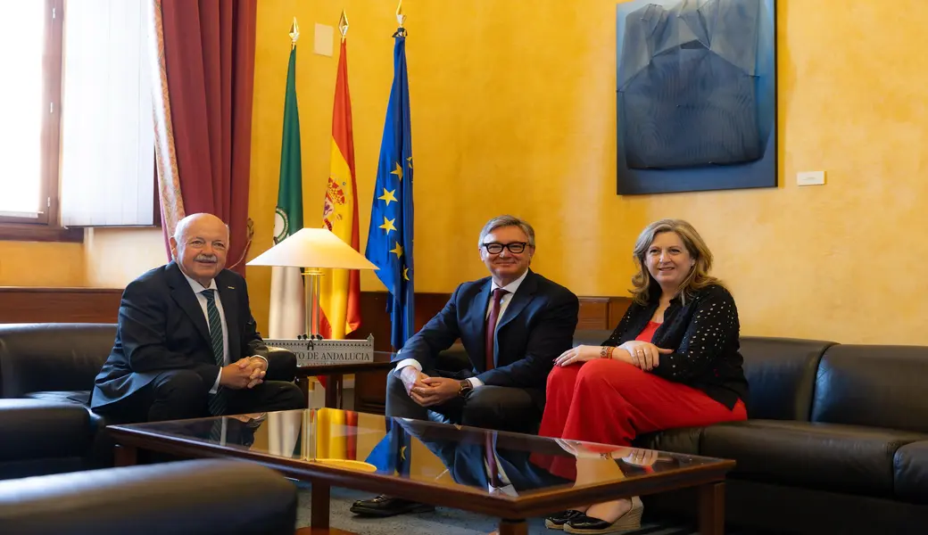 FOTOGRAFÍA. SEVILLA (ANDALUCÍA) ESPAÑA, 23 DE JUNIO DE 2026. Gavira: El PP ahora tiene prisa pero tardó 12 días en llamar a VOX. El portavoz del Grupo Parlamentario de VOX en el Parlamento de Andalucía, Manuel Gavira Florentino, participó hoy en la ronda de contactos con el Presidente del Parlamento por el PP, Jesús Ramón Aguirre Muñoz (Jesús Aguirre). Lasvocesdelpueblo (Ñ Pueblo)