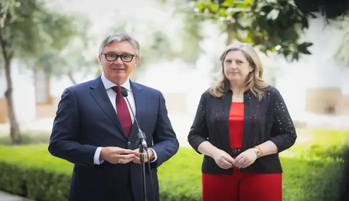 Gavira VOX FOTOGRAFÍA. SEVILLA (ANDALUCÍA) ESPAÑA, 23 DE JUNIO DE 2026. Gavira: El PP ahora tiene prisa pero tardó 12 días en llamar a VOX. El portavoz del Grupo Parlamentario de VOX en el Parlamento de Andalucía, Manuel Gavira Florentino, participó hoy en la ronda de contactos con el Presidente del Parlamento por el PP, Jesús Ramón Aguirre Muñoz (Jesús Aguirre). Lasvocesdelpueblo (Ñ Pueblo)