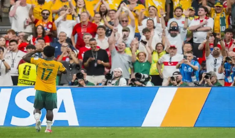 FOTOGRAFÍA. VANCOUVER (COLOMBIA BRITÁNICA) CANADÁ, 14 DE JUNIO DE 2026. Irankunda, el más joven de Australia en marcar en el mundial. Nestory Irankunda, de Australia, celebra su gol en la primera parte durante el partido de la fase de grupos de la Copa Mundial de la FIFA 2026 entre Australia y Turquía, en Vancouver, Canadá. Efe