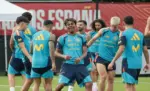 FOTOGRAFÍA. CHATTANOOGA (ESTADO DE TENNESSEE) ESTADOS UNIDOS DE AMÉRICA, EEUU, 27 DE JUNIO DE 2026. La selección española conoce a su rival en dieciseisavos. Lamine Yamal (c), de España, durante un entrenamiento en Chattanooga (Estados Unidos). Efe