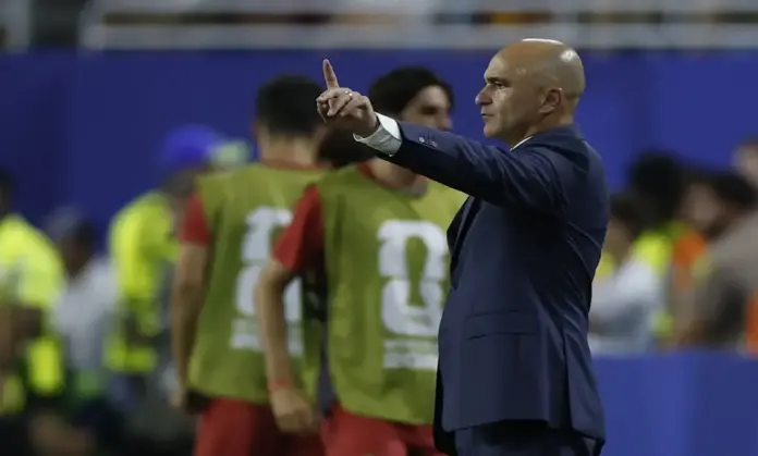 FOTOGRAFÍA. MIAMI (ESTADO DE FLORIDA) ESTADOS UNIDOS DE AMÉRICA, EEUU, 27 DE JUNIO DE 2026. Martínez: Hay momentos en los que Diogo regresa a nuestra memoria, Portugal. El seleccionador de Portugal, Roberto Martínez, en el juego ante Colombia en el estadio Hard Rock de Miami. Efe