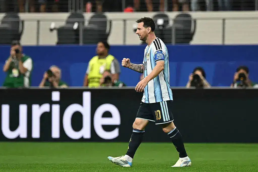 FOTOGRAFÍA. ARLINGTON (ESTADOS UNIDOS DE AMÉRICA, EEUU), 22 DE JUNIO DE 2026. Messi lidera la victoria de Argentina ante Austria 2-0. El delantero de Argentina Leo Messi celebra el gol conseguido ante Austria en el partido del Mundial 2026. Efe