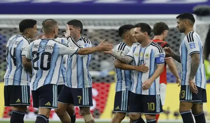 Argentina, Austria FOTOGRAFÍA. ARLINGTON (ESTADOS UNIDOS DE AMÉRICA, EEUU), 22 DE JUNIO DE 2026. Messi no falta a su cita con la historia ante Austria. El delantero de Argentina Leo Messi (c) celebra el gol conseguido ante Austria en el partido del Mundial 2026. Efe