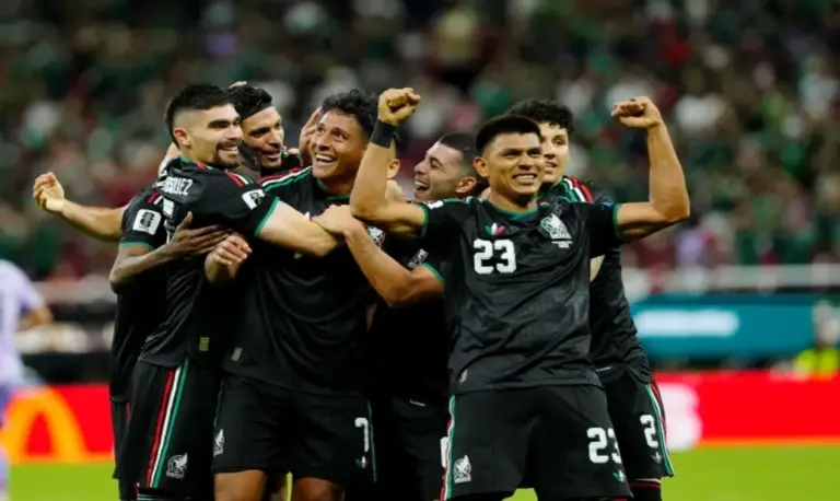 FOTOGRAFÍA. GUADALAJARA (MÉXICO), 18 DE JUNIO DE 2026. México, primer clasificado ante Corea del Sur 1-0. Jugadores de México celebran un gol de Luis Romo este jueves, en un partido del grupo A del Mundial de la FIFA 2026 entre México y Corea del Sur, en el estadio Akron en Guadalajara (México). Efe
