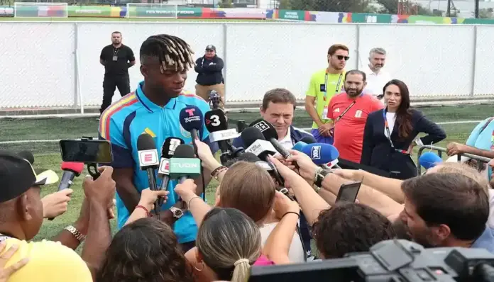 FOTOGRAFÍA. ZAPOPAN (ESTADO DE JALISCO) MÉXICO, 25 DE JUNIO DE 2026. Nicholas Williams: El míster decidirá si ponerme o no. El delantero de la selección española de fútbol Nico Williams, en zona mixta antes del entrenamiento que se celebra en el Sports Arena de Zapopan, Estado de Jalisco, México. Efe