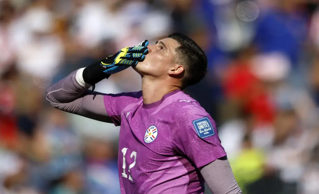 FOTOGRAFÍA. FOXBOROUGH (ESTADO DE MASSACHUSETTS) ESTADOS UNIDOS DE AMÉRICA, EEUU, 29 DE JUNIO DE 2026. Orlando Gill: Eliminamos a un campeón y esto es para todo Paraguay. El portero Orlando Gill, de Paraguay, celebra durante el partido ante Alemania de la Copa Mundial 2026 en Boston (Estado de Massachusetts) Estados Unidos de América, EEUU. Efe