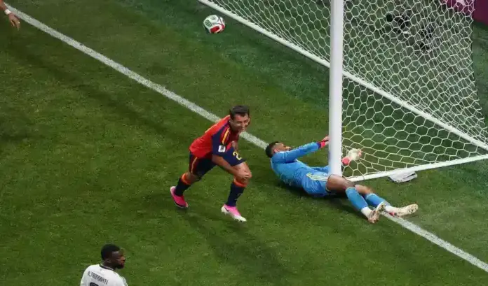 Oyarzabal supera a Emilio Butragueño Santos y alcanzó a Morientes, Mikel Oyarzabal Ugarte FOTOGRAFÍA. ATLANTA (ESTADO DE GEORGIA) ESTADOS UNIDOS DE AMÉRICA, EEUU, 21 DE JUNIO DE 2026. Oyarzabal supera a Emilio Butragueño Santos y alcanzó a Morientes. El delantero de la selección española, Mikel Oyarzabal, tras conseguir el segundo gol del combinado español durante el partido del Mundial 2026 entre España y Arabia Saudí, este domingo en Atlanta. Efe