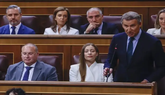 PP-Constitucional-veto-adelanto- FOTOGRAFÍA. MADRID (ESPAÑA), 17 DE JUNIO DE 2026. El PP denuncia un veto arbitrario de Francina Armengol. El líder del PP, Alberto Núñez Feijóo, durante su intervención este miércoles en la sesión de control al Ejecutivo de Pedro Sánchez Pérez-Castejón. Efe