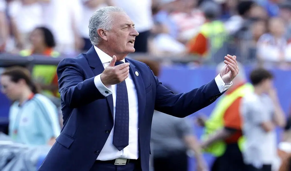FOTOGRAFÍA. FOXBOROUGH (ESTADO DE MASSACHUSETTS) ESTADOS UNIDOS DE AMÉRICA, EEUU, 29 DE JUNIO DE 2026. Paraguay elimina a Alemania EN penaltis 1-1 (3-4). El seleccionador de Paraguay, el argentino Gustavo Alfaro, gesticula durante ante Alemania del Mundial 2026. Efe