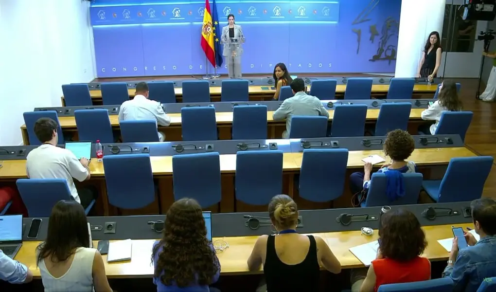 FOTOGRAFÍA. MADRID (ESPAÑA), 23 DE JUNIO DE 2026. Millán: El PSOE nos robaba en plena pandemia de COVID 19. La portavoz del Grupo Parlamentario de VOX en el Congreso de los Diputados, María José Rodríguez de Millán Parro (Pepa Millán), esta martes en rueda de prensa. Lasvocesdelpueblo (Ñ Pueblo)