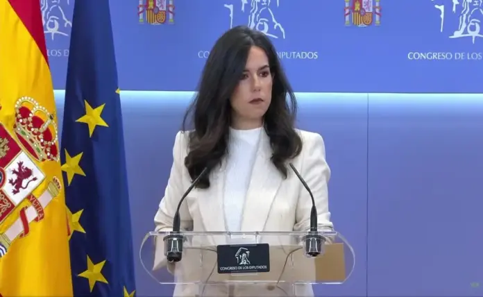 FOTOGRAFÍA. MADRID (ESPAÑA), 02 DE JUNIO DE 2026. La portavoz del Grupo Parlamentario de VOX en el Congreso de los Diputados, María José Rodríguez de Millán Parro (Pepa Millán), ofrece una rueda de prensa en el Palacio del legislativo de España, posterior a la reunión de los portavoces de la cámara baja española, este martes. Lasvocesdelpueblo (Ñ Pueblo)