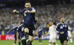 FOTOGRAFÍA. ARLINGTON (ESTADO DE VIRGINIA) ESTADOS UNIDOS DE AMÉRICA, EEUU, 27 DE JUNIO DE 2026. Puntuación perfecta de Argentina con Messi como en Catar 2022. En la imagen de este viernes, 27 de junio de 2026, se observa a Lionel Messi, de Argentina, al celebrar un gol durante un partido del grupo F del Mundial de la FIFA 2026 entre Jordania y Argentina en el estadio AT&T en Dallas (EEUU). Efe