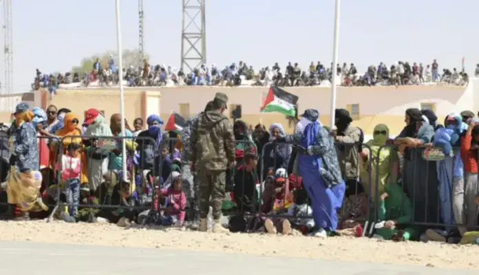 FOTOGRAFÍA. TINDUF (PROVINCIA DE TINDUF) ARGELIA, 08 DE ABRIL DE 2026. Sumar reclama la nacionalidad española para africanos y descendientes. de campamentos de refugiados saharauis en Tinduf, una ciudad y municipio de Argelia situada en la provincia de Tinduf, a 1460 kilómetros al suroeste de capital del país musulmán Argelia, Argel. Efe