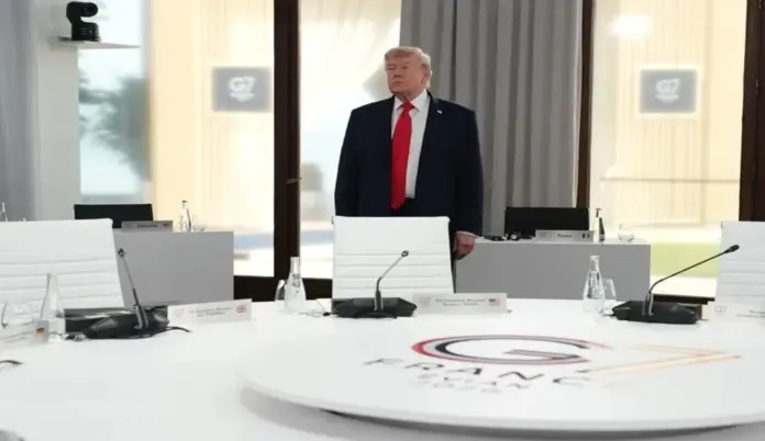 TRUMO, EVIAN, Francia FOTOGRAFÍA. EVIAN-LES-BAINS (FRANCIA), 16 DE JUNIO DE 2026. Trump considera débil su acuerdo con Irán: caerá el infierno sobre ellos. El presidente estadounidense Donald John Trump, en la cumbre del G7 en Evian-les-Bains, Francia, este 16 de junio. Efe