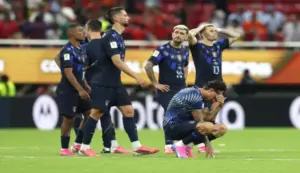 FOTOGRAFÍA. GUADALAJARA (MÉXICO), 26 DE JUNIO DE 2026. Uruguay vuelve a fallar por segunda edición seguida. Jugadores de Uruguay se lamentan al final de un partido del grupo H del Mundial de la FIFA 2026 entre Uruguay y España en el estadio Akron en Guadalajara (México). Efe