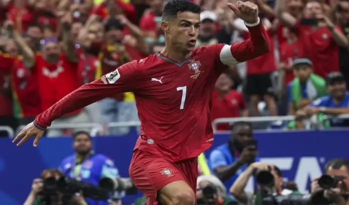 FOTOGRAFÍA. HOUSTON (ESTADO DE TEXAS) ESTADOS UNIDOS DE AMÉRICA, EEUU, 23 DE JUNIO DE 2026. Victoria de Portugal ante Uzbekistán 5-0. El portugués Cristiano Ronaldo celebra un gol ante Uzbekistán durante el partido de fútbol de la Copa Mundial de la FIFA 2026. Efe