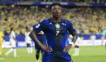 FOTOGRAFÍA. FILADELFIA (ESTADO DE PENSILVANIA) ESTADOS UNIDOS DE AMÉRICA, EEUU, 19 DE JUNIO DE 2026. Vinícius Jr irrumpe en la victoria de Brasil contra Haití. El delantero brasileño Vinicius Junior celebra un gol junto a sus compañeros durante el partido de la Copa Mundial 2026 frente a Haití, en Filadelfia, EEUU. Efe