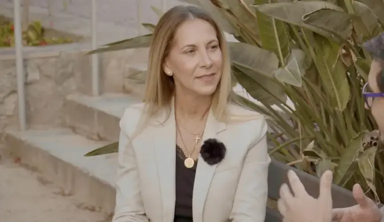 FOTOGRAFÍA. SALOU (TARRAGONA) ESPAÑA, 30 DE JUNIO DE 2026. Los problemas de los vecinos son los mismos independientemente de su orientación sexual. La portavoz de VOX en el Ayuntamiento de Salou, Ana Belén Rodríguez Ros. Lasvocesdelpueblo (Ñ Pueblo)