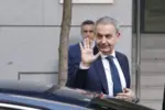 FOTOGRAFÍA. MADRID (ESPAÑA), 17 DE JUNIO DE 2026. Zapatero llega a las 8:49 horas a la Audiencia Nacional como investigado. El expresidente del Gobierno de España y exsecretario general del Partido Socialista (PSOE), José Luis Rodríguez Zapatero, llega a la Audiencia Nacional para declarar como investigado por liderar, presuntamente, una red de tráfico de influencias en favor de la aerolínea Plus Ultra, y ante las sospechas sobre las joyas de 1,3 millones de euros halladas en su oficina. Efe