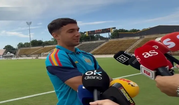 FOTOGRAFÍA. KENNESAW (UNITED STATES OF AMERICA, EEUU), 20 OF JUNE 2026. Zubimendi: Me extraña el debate. El centrocampista de la selección española Martin Zubimendi atiende a los medios este sábado en Atlanta durante el entrenamiento del equipo, en la víspera del partido del Mundial 2026 que les enfrenta a Arabia Saudita. Efe