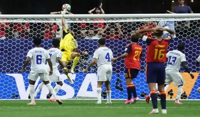 Mundial, España, Cabo Verde FOTOGRAFÍA. ATLANTA (ESTADO DE GEORGIA) ESTADOS UNIDOS DE AMÉRICA, EEUU, 15 DE JUNIO DE 2026. Cabo Verde resiste ante España y suma un punto 0-0. El portero Vozinha durante el partido del grupo H del Mundial 2026 entre España y Cabo Verde, este lunes en el Estadio de Atlanta, con techo y sistema de climatización, ante 67.640 espectadores. Efe