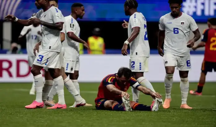 España, Cabo Verde FOTOGRAFÍA. ATLANTA (ESTADO DE GEORGIA) ESTADOS UNIDOS DE AMÉRICA, EEUU, 15 DE JUNIO DE 2026. Cabo Verde resiste ante España y suma un punto 0-0. El delantero de España Mikel Oyarzabal (c) durante el partido del grupo H del Mundial 2026 entre España y Cabo Verde, este lunes en el Estadio Atlanta. Efe