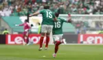 FOTOGRAFÍA. CIUDAD DE MÉXICO (MÉXICO), 11 DE JUNIO DE 2026. Quiñones marca el gol número 2.721 de la historia del Mundial y el primer del Mundial 2026. Julián Quiñones (d) de México celebra un gol este jueves, durante un partido del grupo A del Mundial de la FIFA 2026 entre México y Sudáfrica en el estadio Ciudad de México (México). Efe