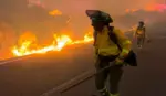 FOTOGRAFÍA. LOS GALLARDOS (ALMERÍA) COMUNIDAD AUTÓNOMA DE ANDALUCÍA (ESPAÑA), 10 DE JULIO DE 2026. Un grave incendio forestal azota a Los Gallardos (Almería). Bomberos trabajan en el incendio en el que once personas han muerto en el municipio almeriense de Los Gallardos, en concreto en una pedanía del municipio vecino de Bédar, habiendo sido halladas algunas de las víctimas en el interior de vehículos que fueron alcanzados por las llamas. Emergencias Andalucía/Efe