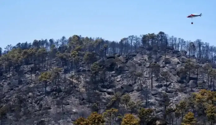 FOTOGRAFÍA. FECHA Y LUGAR RELACIONADOS CON EL CONTENIDO: MADRID (ESPAÑA), 27 DE JULIO D3 2026. Los incendios forestales han calcinado ya 172.396,10 hectáreas en España desde el inicio de 2026, una cifra que supone un incremento de casi 20.000 hectáreas en apenas un día y multiplica por cerca de seis la superficie afectada durante el mismo periodo del año pasado, cuando se habían registrado 29.817 hectáreas quemadas. Efe