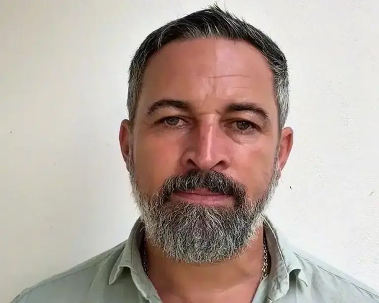 FOTOGRAFÍA. MADRID (ESPAÑA), 25 DE JULIO DE 2026. Abascal: Los desastres en España están relacionados con corrupción, fanatismo y mafia. El líder opositor español, presidente de VOX y Patriots of Europe, Santiago Abascal Conde, durante una declaración institucional sobre los incendios fuera del control en la Comunidad de Madrid y en la provincia de Ávila (Castilla y León). Lasvocesdelpueblo (Ñ Pueblo)