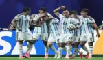 FOTOGRAFÍA. ATLANTA (ESTADOS UNIDOS DE AMÉRICA, EEUU), 07 DE JULIO DE 2026. Argentina se clasifica tras remontada ante Egipto 3-2. Lionel Messi, de Argentina (3-i), celebra con sus compañeros tras marcar el gol de empate 2-2 durante el partido de octavos de final de la Copa Mundial de la FIFA 2026. Efe