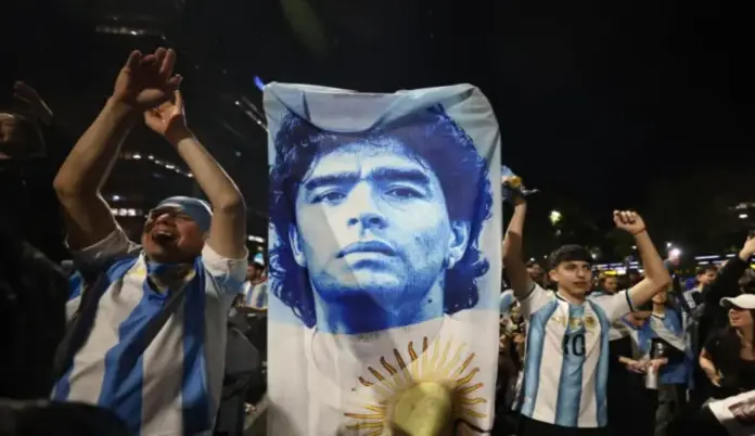 Argentinos amanecen con una sola cosa en mente España-Argentina FOTOGRAFÍA. BUENOS AIRES (REPÚBLICA DE ARGENTINA), FECHA RELACIONADA CON EL CONTENIDO: 19 DE JULIO DE 2026. Argentinos amanecen con una sola cosa en mente: España-Argentina. Final del mundial 2026 España-Argentina en Nueva York (Estados unidos de América, EEUU. Detalle de varios aficionados argentinos en en la capital del país, Buenos Aires. Efe