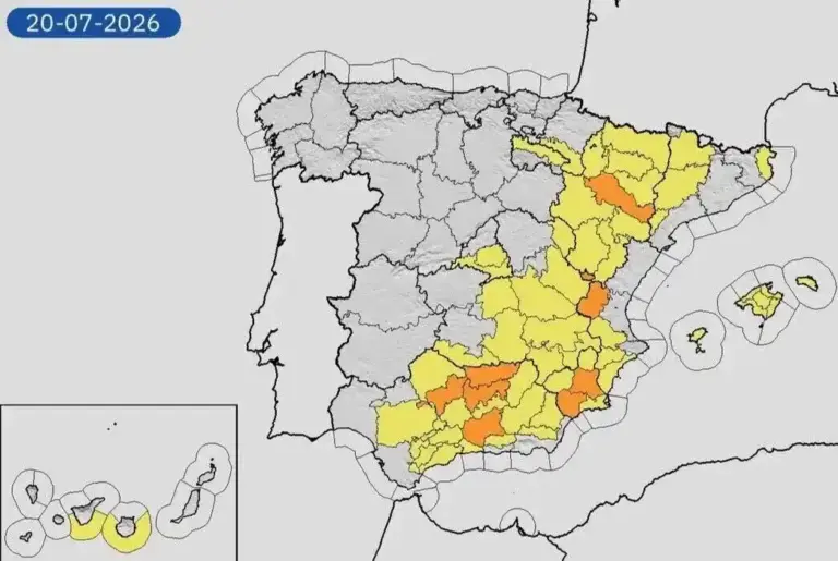 FOTOGRAFÍA. MADRID (ESPAÑA), 18 DE JULIO DE 2026. Aviso de ola de calor en el suroriental, Mallorca y valles del Ebro, Pirineos y Guadalquivir. La Agencia Estatal de Meteorología (AEMET) lanza una aviso especial de nueva ola de calor en varias zonas de España. "Comienzo de la situación: Martes 21 de julio. Duración: Al menos hasta el jueves 23 de julio. Grado de probabilidad: Alto (70 %)". Lasvocesdelpueblo (Ñ Pueblo)