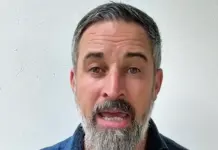 FOTOGRAFÍA. MADRID (ESPAÑA), 30 DE JULIO DE 2026. Declaraciones del presidente de VOX y de Patriots of Europe, Santiago Abascal Conde, sobre la invasión migratoria marroquí de Ceuta, iniciada desde ayer, miércoles 29 de julio de 2026. "[El presidente del Gobierno de España y secretario general del Partido Socialista (PSOE)], Pedro Sánchez Pérez-Castejón, con su regularización masiva, ha provocado una invasión de nuestra frontera que hoy están viviendo en primer lugar los españoles de Ceuta". Lasvocesdelpueblo (Ñ Pueblo)
