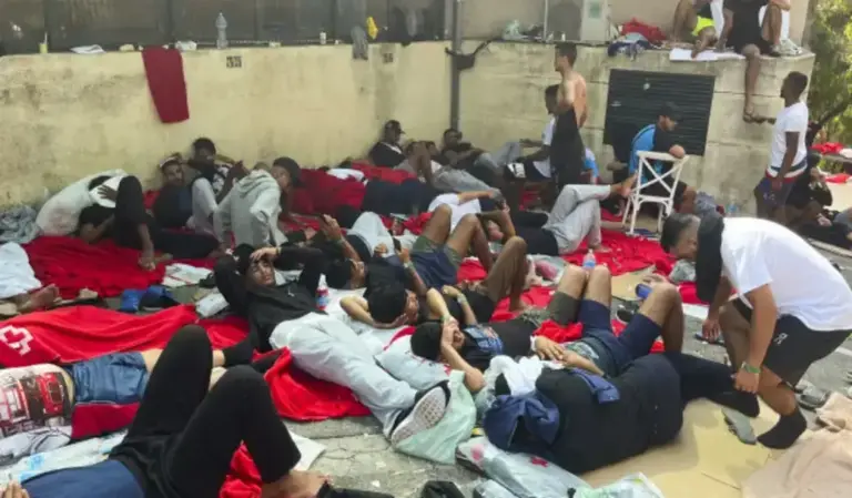 FOTOGRAFÍA. CEUTA (ESPAÑA) 28 DE JULIO DE 2026. Ceuta ha vuelto a vivir una madrugada de máxima presión migratoria, agravada por la falta de visibilidad en algunas zonas del mar por la niebla, lo que ha provocado el acceso de más de 70 inmigrantes ilegales de distintas nacionalidades, mientras que Marruecos ha conseguido frenar a más de 200 ilegales más. Efe