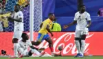KANSA CITY (ESTADOS UNIDOS DE AMÉRICA, EEUU), 03 DE JULIO DE 2026. Colombia se clasificó para los octavos ante Ghana 1-0. Jhon Arias (c) celebra el gol de su autoría que le dio el triunfo y el pase a octavos a Colombia en el Mundial 2026 ante Ghana. Efe