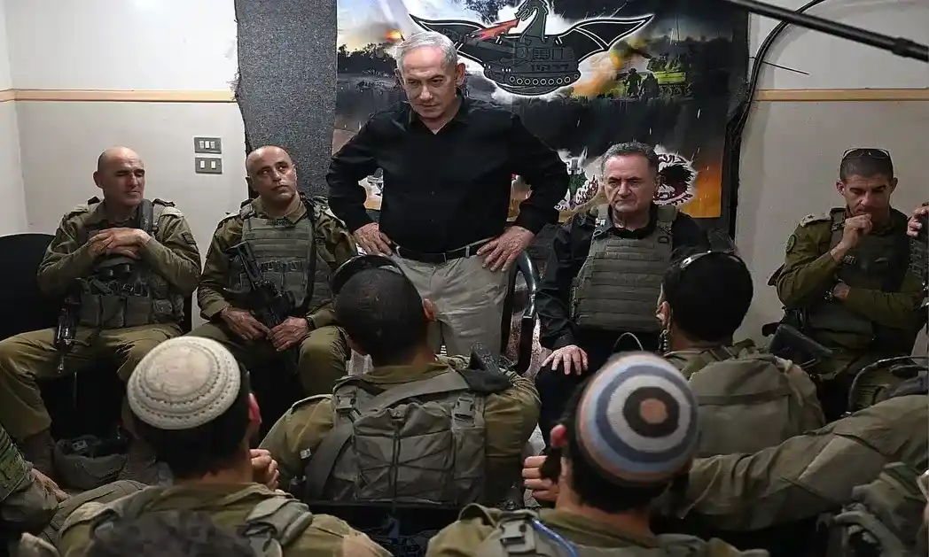 FOTOGRAFÍA. SUR DEL LÍBANO (LÍBANO), 30 DE JUNIO DE 2026. Demostración de fuerza de Netanyahu con una visita en el Líbano. El primer ministro de Israel, "Bibi" Benjamin Netanyahu; el ministro de Defensa, Israel Katz; y el subjefe del Estado Mayor, el general de división Tamir Yadai; junto al primer ministro de Israel en la visita al Líbano, estaban el Jefe del Consejo de Seguridad Nacional, Shmuel Ben Ezra; y el Secretario Militar del Primer Ministro, el Mayor General Guy Markizeno, registrados hoy durante una visita en la zona pacificada por el Estado de israel en el sur del Líbano. Lasvocesdelpueblo (Ñ Pueblo)