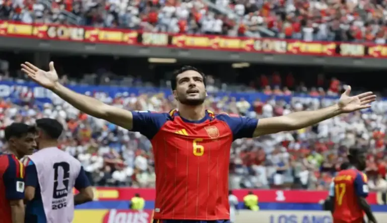 FOTOGRAFÍA. INGLEWOOD (ESTADO DE CALIFORNIA) ESTADOS UNIDOS DE AMÉRICA, EEUU, 10 DE JULIO DE 2026. Mikel Merino Zazón firma su tercer gol trascendental con España. El jugador español Mikel Merino Zazón celebra tras marcar el gol de la victoria (2-1) durante el partido de cuartos de final del Mundial de la FIFA 2026 entre España y Bélgica, en Inglewood (Estado de California) Estados Unidos de América, EEUU. Efe