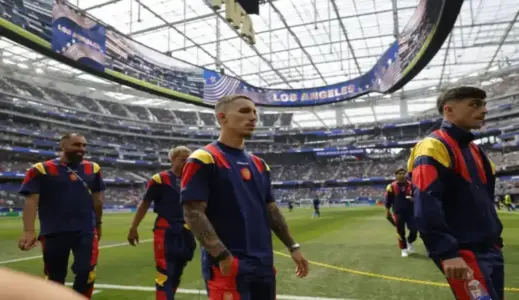 FOTOGRAFÍA. INGLEWOOD (ESTADO DE CALIFORNIA) ESTADOS UNIDOS DE AMÉRICA, EEUU, 10 DE JULIO DE 2026. España-Bélgica: Luis de la Fuente realiza un cambio en la alineación. Los jugadores de España antes del partido de cuartos de final del Mundial 2026 que las selecciones de España y Bélgica disputan este viernes en el SoFi Stadium, en Inglewood, Estado de California, Estados Unidos de América. Efe