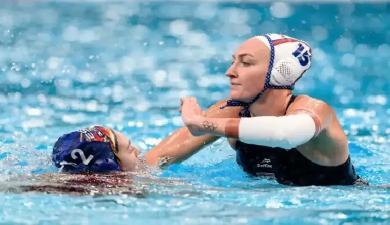 FOTOGRAFÍA. SÍDNEY (AUSTRALIA), 26 DE JULIO DE 2026. España cae ante EEUU en la final de la Copa del Mundo de Waterpolo Femenino 13-9. Paige Hauschild de Estados Unidos de América (EEUU) en acción durante el partido final de la Copa Mundial de Waterpolo Femenino por la Medalla de Oro entre Estados Unidos de américa y España en el Centro Acuático del Parque Olímpico de Sídney, Australia. Efe