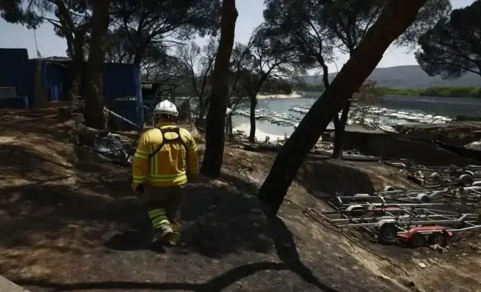 España registra 38 grandes incendios y 180.000 hectáreas arrasada FOTOGRAFÍA. MADRID (ESPAÑA), 30 DE JULIO DE 2026. La vicepresidente tercera del Gobierno y ministra para la Transición Ecológica y el Reto Demográfico, Sara Aagesen Muñoz, ha cifrado en 180.000 hectáreas la superficie forestal arrasada por el fuego en España en lo que va de 2026 y en 38 el número de grandes incendios forestales, un balance que multiplica por más de seis las cifras registradas en el mismo periodo del año pasado. Efe