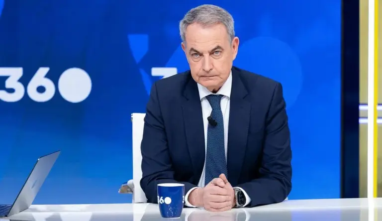 FOTOGRAFÍA. MADRID (ESPAÑA), 23 DE JULIO DE 2026. Feijóo: Zapatero ha perdido credibilidad tras la entrevista a RTVE. El expresidente del Gobierno de España y exsecretario general del Partido Socialista (PSOE), José Luis Rodríguez Zapatero, registrado este jueves durante una entrevista en Radio Televisión Española (RTVE) sobre su imputación por presunta pertenencia a una organización criminal por parte de la Audiencia Nacional ante su señalamiento por empresarios imputados en la causa como el capo de la red criminal, con joyas valoradas en 1,3 millones de euros halladas en su despacho en la sede nacional del PSOE en calle Ferraz 70 de Madrid. RTVE