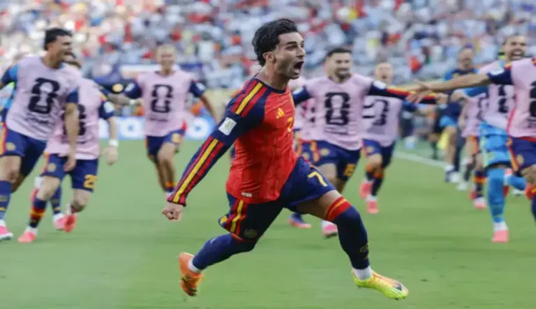 FOTOGRAFÍA. EAST RUTHERFORD (ESTADO DE NUEVA JERSEY) ESTADOS UNIDOS DE AMÉRICA, EEUU, 19 DE JULIO DE 2026. Ferran Torres García impulsa a España al segundo título mundial frente a Argentina (1-0). Ferrán Torres de España celebra un gol este domingo, en la final del Mundial de la FIFA 2026 entre España y Argentina en el estadio MetLife en East Rutherford (Estado de Nueva Jersey) Estados Unidos de América, EEUU. Efe