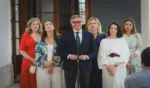 FOTOGRAFÍA. SEVILLA (ANDALUCÍA) ESPAÑA, 05 DE JULIO DE 2026. Gavira: VOX trabajará y gobernará para todos los andaluces. El portavoz del Grupo Parlamentario VOX en el Parlamento de Andalucía y próximo vicepresidente del Gobierno en coalición VOX-PP de la Junta de Andalucía, Manuel Gavira Florentino (Manolo Gavira), comparece ante los medios de comunicación, junto a varias "Mujeres de VOX", nuevas diputadas autonómicas, después de asistir al acto de toma de posesión del nuevo presidente andaluz, Juan Manuel Moreno Bonilla, quien tomó hoy posesión por tercera vez consecutiva, dos veces con los votos de VOX. Lasvocesdelpueblo (Ñ Pueblo)