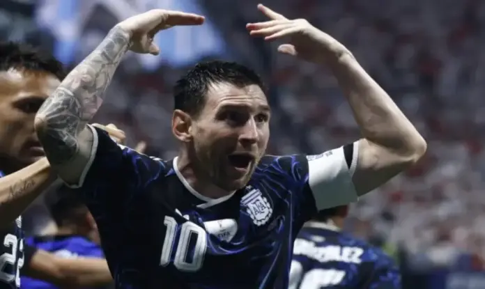 Generación Catar 2022 aspira a despedirse ante España con gran logro, Lionel Andrés Messi Cuccittini (Leo Messi) FOTOGRAFÍA. ATLANTA (ESTADOS UNIDOS DE AMÉRICA EEUU), 15 DE JULIO DE 2026. Generación Catar 2022 aspira a despedirse ante España con gran logro. Fotografía del 15 de julio de 2026 en la que se observa a Lionel Andrés Messi Cuccittini (Leo Messi), de Argentina, al celebrar después de que su equipo anotara un gol durante el partido de semifinales del Mundial 2026 entre Inglaterra y Argentina en Atlanta (EEUU). Efe
