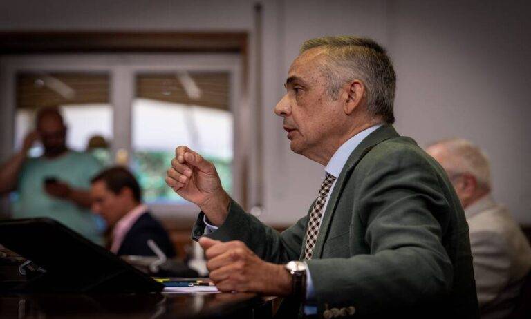 FOTOGRAFÍA. MADRID (ESPAÑA), 17 DE JULIO DE 2026. VOX: El DAO de la Guardia Civil Manuel Llamas debe dimitir inmediatamente. El senador de VOX por Extremadura, Ángel Pelayo Gordillo, participa en la Comisión de Investigación del caso Koldo en el Senado. Lasvocesdelpueblo (Ñ Pueblo)