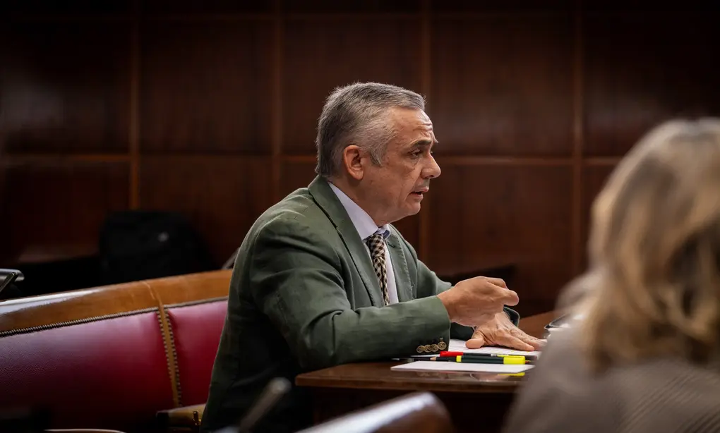 FOTOGRAFÍA. MADRID (ESPAÑA), 17 DE JULIO DE 2026. VOX: El DAO de la Guardia Civil Manuel Llamas debe dimitir inmediatamente. El senador de VOX por Extremadura, Ángel Pelayo Gordillo, participa en la Comisión de Investigación del caso Koldo en el Senado. Lasvocesdelpueblo (Ñ Pueblo)
