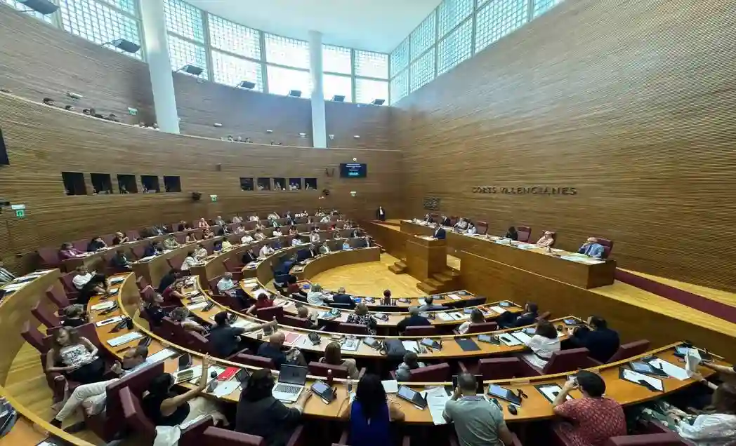 FOTOGRAFÍA. VALENCIA (COMUNIDAD VALENCIANA) ESPAÑA, 22 DE JULIO DE 2026. Comunidad Valenciana, primeros Presupuestos con Prioridad Nacional gracias a VOX. Hoy se han aprobado los presupuestos de la Generalitat Valenciana. El portavoz del Grupo Parlamentario VOX en las Cortes Valencianas, José María Llanos Pitarch, ha defendido que estos "presupuestos han incorporado por primera vez el principio de prioridad nacional gracias a la acción política de VOX y ha asegurado que "estos presupuestos son solo el comienzo de un cambio de rumbo que ha llegado para quedarse". Lasvocesdelpueblo (Ñ Pueblo)
