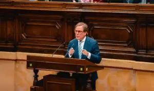 FOTOGRAFÍA. BARCELONA (ESPAÑA), 02 DE JULIO DE 2026. Rechazamos maquillajes de enmiendas parciales del separatismo e izquierda. El portavoz del grupo parlamentario de VOX en el Parlamento de Cataluña, Joan Garriga Doménech. Lasvocesdelpueblo (Ñ Pueblo)