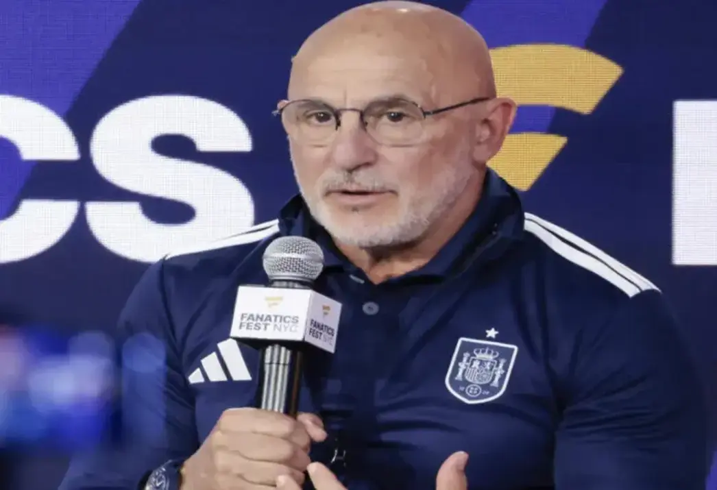 FOTOGRAFÍA. NUEVA YORK (ESTADOS UNIDOS DE AMÉRICA, EEUU), 17 DE JULIO DE 2026. España: Messi tiene un talento descomunal. Luis de la Fuente Castillo, técnico de la selección española, afirmó este viernes que, respecto a las comparaciones entre Lamine Yamal Nasraoui Ebana (Lamine Yamal) y Lionel Andrés Messi Cuccittini (Leo Messi).